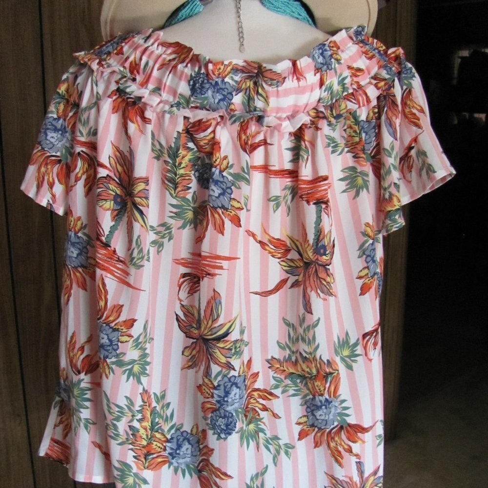 ENTRO  LADIES PINK STRIPE/FLORAL OFF THE SHOULDER SUMMER SHIRT  BRAND NEW WITH T - Picture 5 of 8